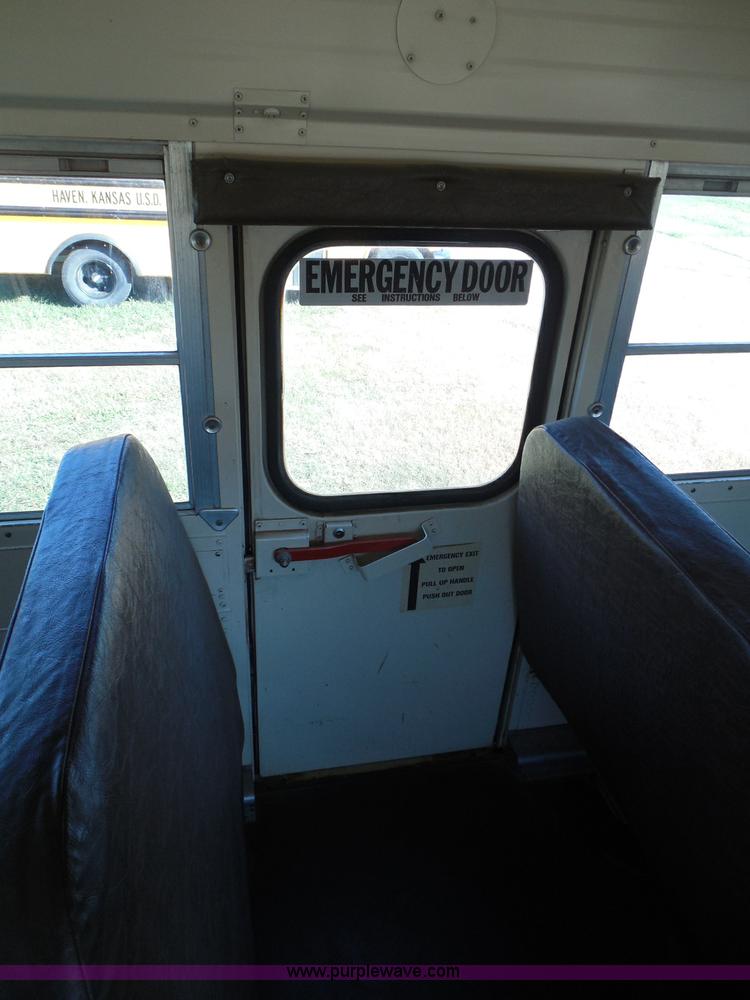 image for item I3318 1995 Chevrolet B7 bus