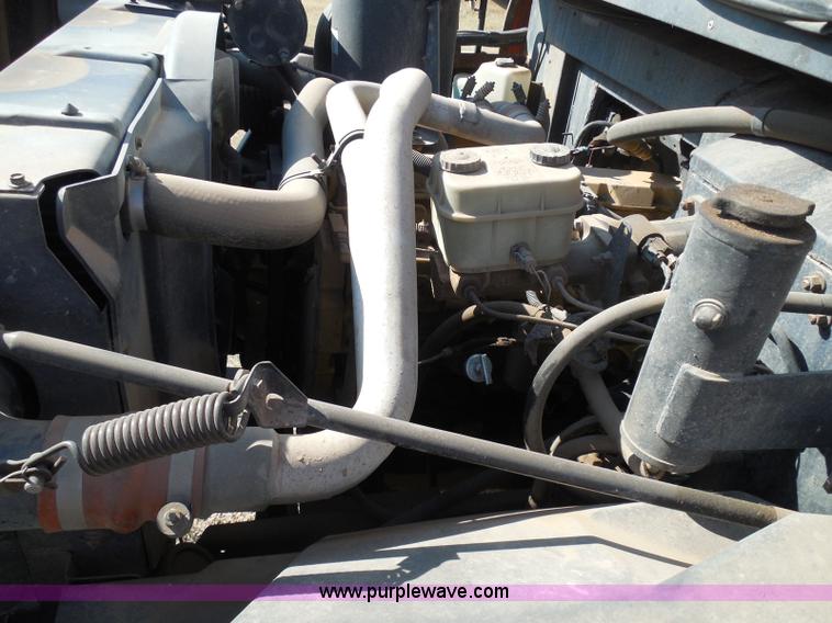 image for item I3318 1995 Chevrolet B7 bus