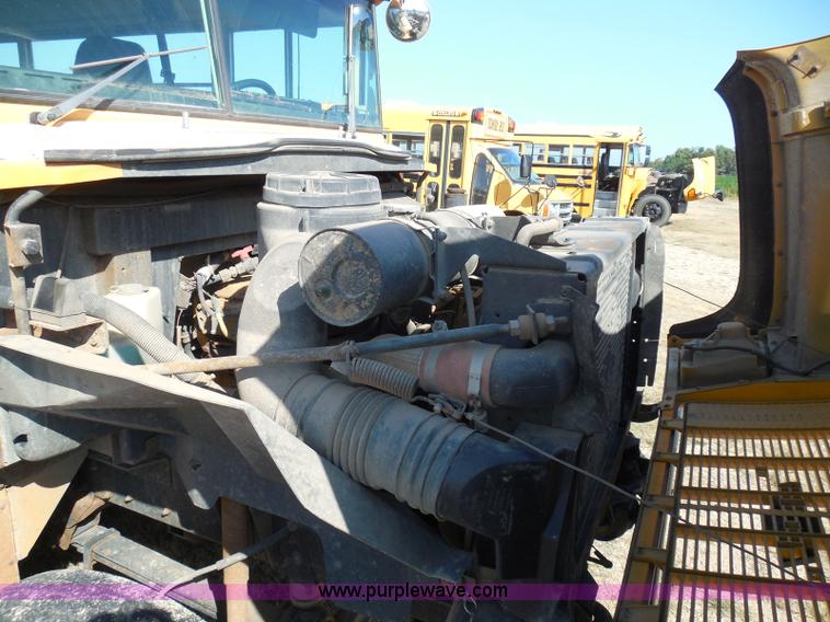 image for item I3318 1995 Chevrolet B7 bus