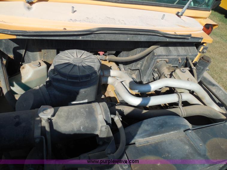 image for item I3318 1995 Chevrolet B7 bus