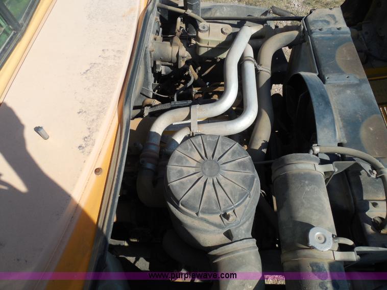 image for item I3318 1995 Chevrolet B7 bus