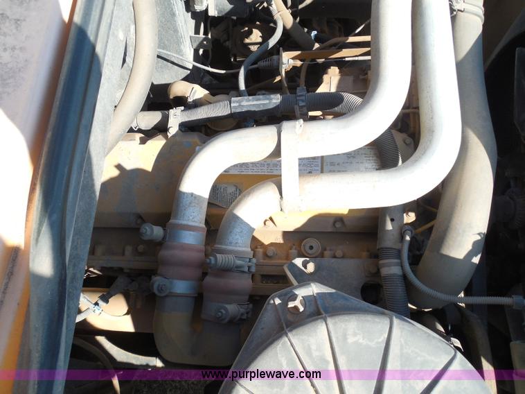 image for item I3318 1995 Chevrolet B7 bus