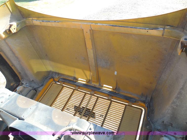 image for item I3318 1995 Chevrolet B7 bus