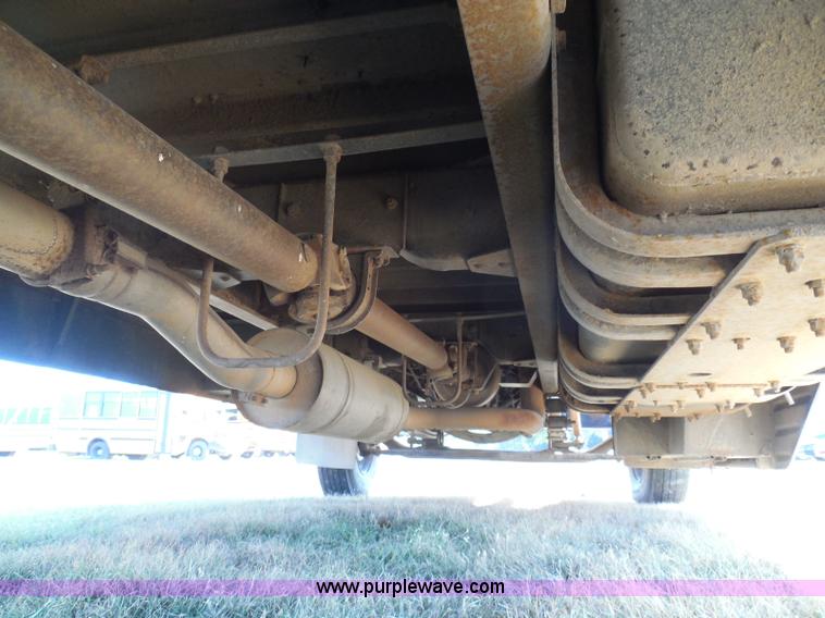 image for item I3318 1995 Chevrolet B7 bus