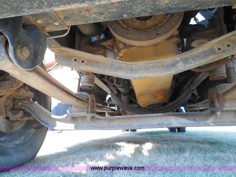 image for item I3318 1995 Chevrolet B7 bus