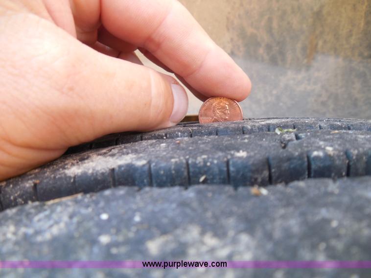 image for item I3318 1995 Chevrolet B7 bus