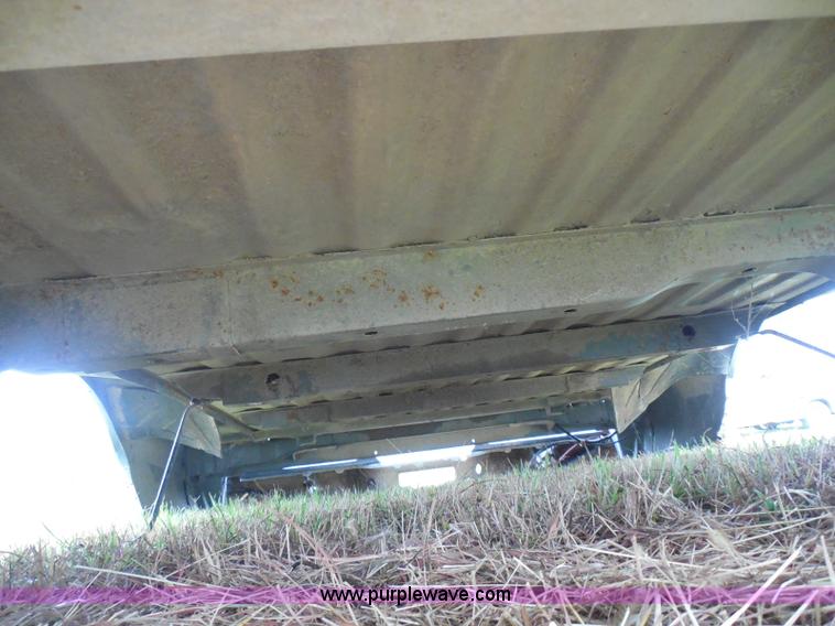 image for item I3330 2004 Ford F250 Super Duty pickup truck bed