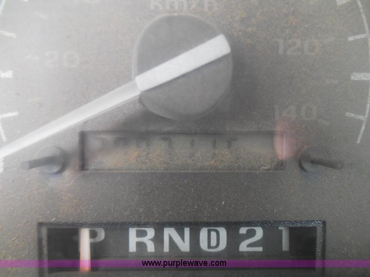 image for item I3332 1993 Ford F350 XL utility truck with crane