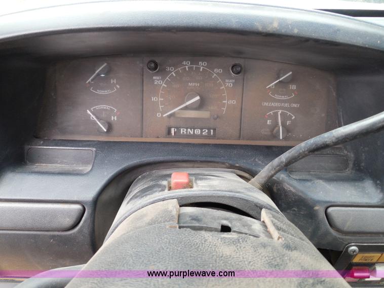 image for item I3332 1993 Ford F350 XL utility truck with crane