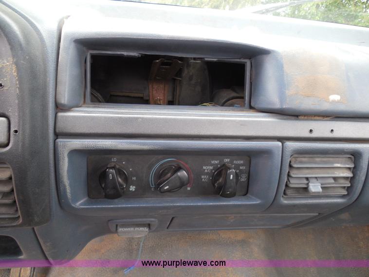 image for item I3332 1993 Ford F350 XL utility truck with crane