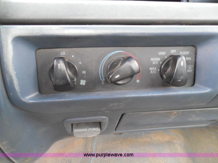 image for item I3332 1993 Ford F350 XL utility truck with crane