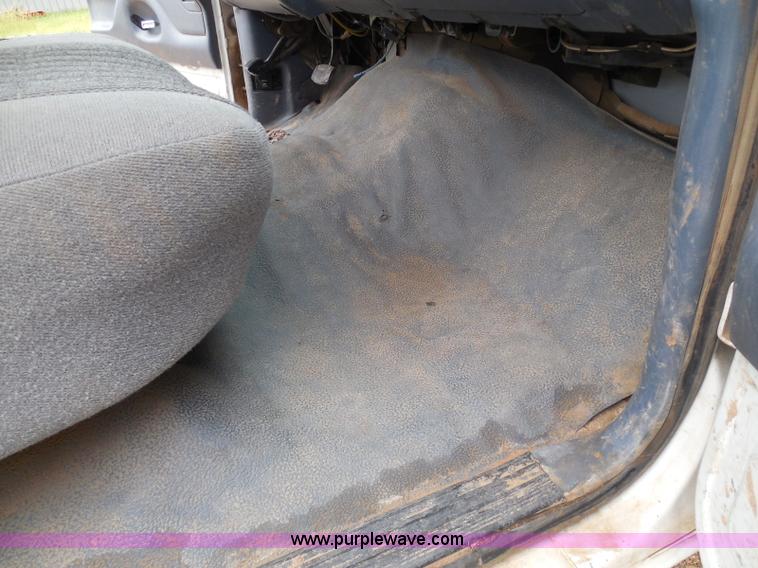 image for item I3332 1993 Ford F350 XL utility truck with crane