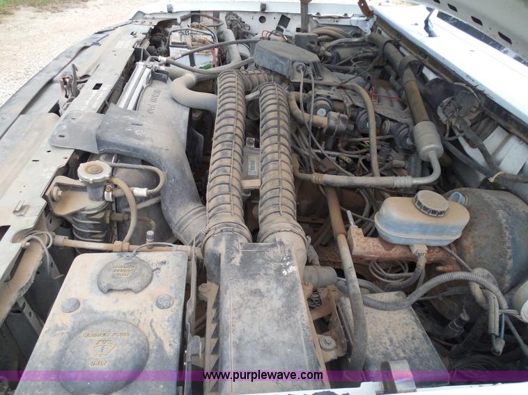 image for item I3332 1993 Ford F350 XL utility truck with crane