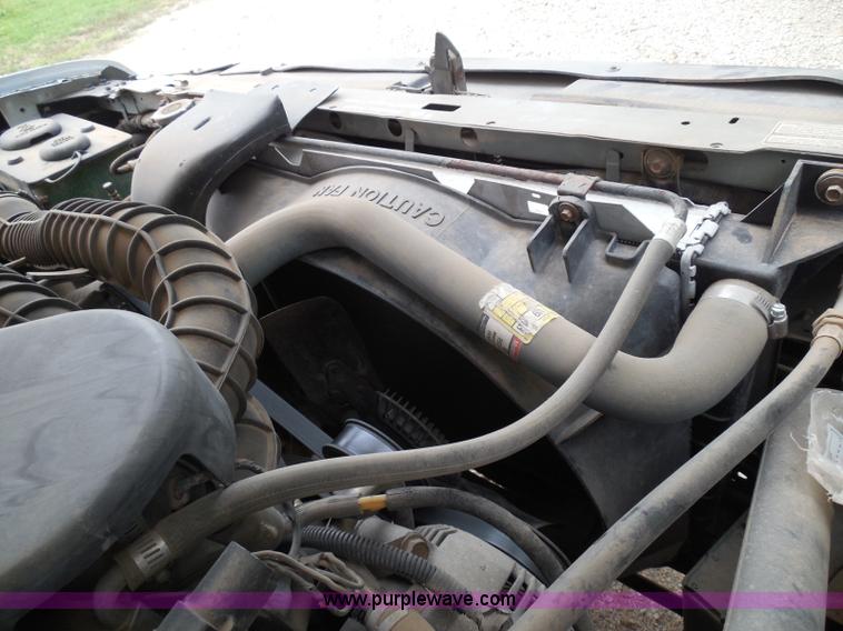 image for item I3332 1993 Ford F350 XL utility truck with crane