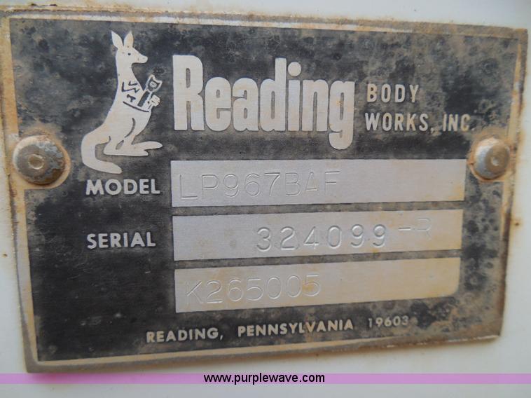 image for item I3332 1993 Ford F350 XL utility truck with crane