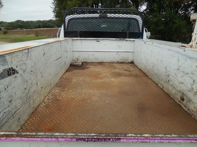 image for item I3332 1993 Ford F350 XL utility truck with crane