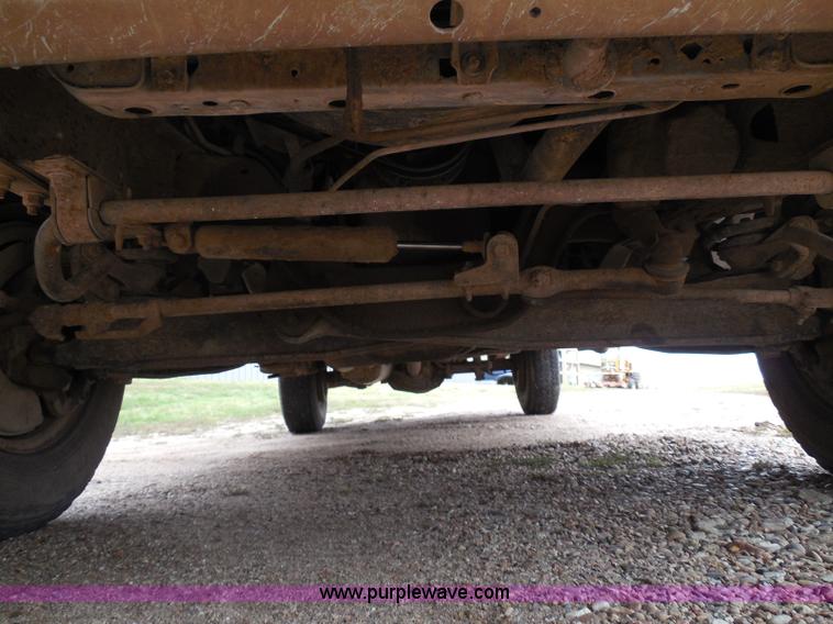 image for item I3332 1993 Ford F350 XL utility truck with crane