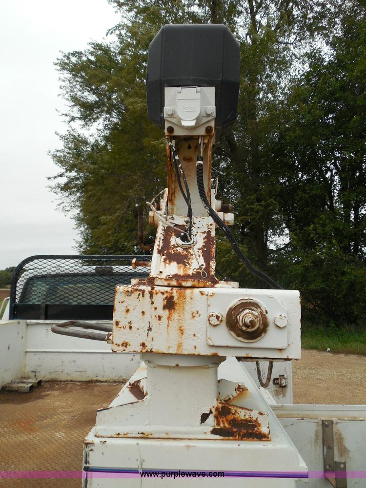 image for item I3332 1993 Ford F350 XL utility truck with crane