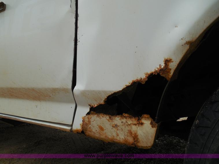 image for item I3332 1993 Ford F350 XL utility truck with crane