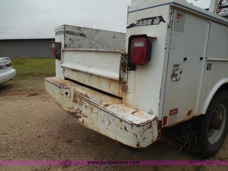 image for item I3332 1993 Ford F350 XL utility truck with crane