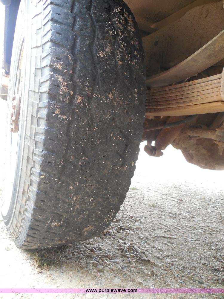 image for item I3332 1993 Ford F350 XL utility truck with crane