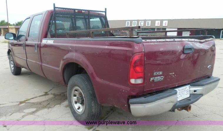 image for item I3337 2004 Ford F250 Super Duty XLT Crew Cab pickup truck