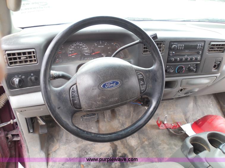 image for item I3337 2004 Ford F250 Super Duty XLT Crew Cab pickup truck