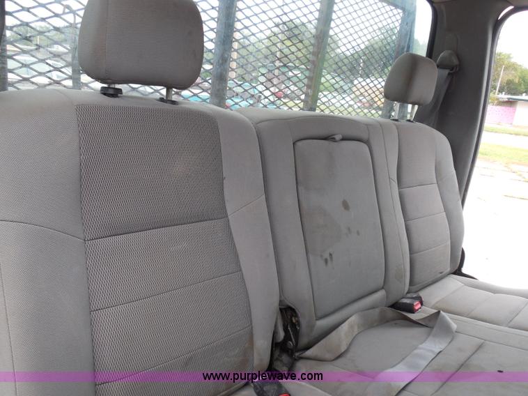 image for item I3337 2004 Ford F250 Super Duty XLT Crew Cab pickup truck