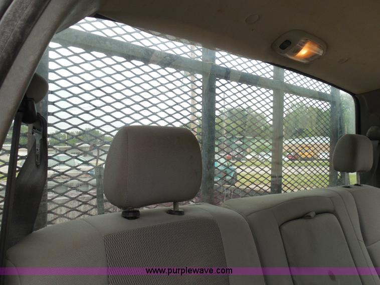 image for item I3337 2004 Ford F250 Super Duty XLT Crew Cab pickup truck