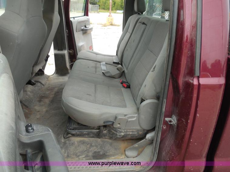 image for item I3337 2004 Ford F250 Super Duty XLT Crew Cab pickup truck