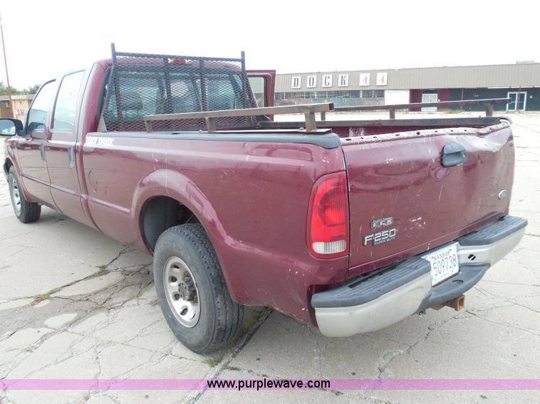 image for item I3337 2004 Ford F250 Super Duty XLT Crew Cab pickup truck
