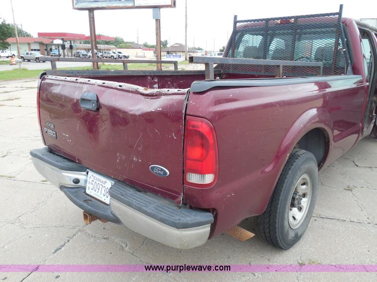 image for item I3337 2004 Ford F250 Super Duty XLT Crew Cab pickup truck