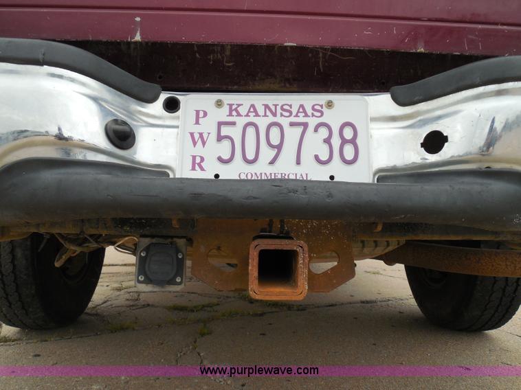 image for item I3337 2004 Ford F250 Super Duty XLT Crew Cab pickup truck