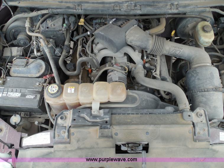 image for item I3337 2004 Ford F250 Super Duty XLT Crew Cab pickup truck