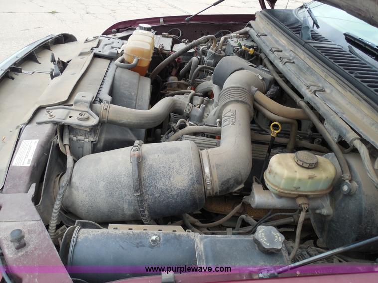 image for item I3337 2004 Ford F250 Super Duty XLT Crew Cab pickup truck