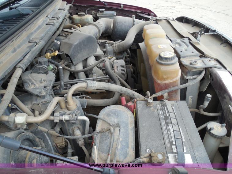 image for item I3337 2004 Ford F250 Super Duty XLT Crew Cab pickup truck