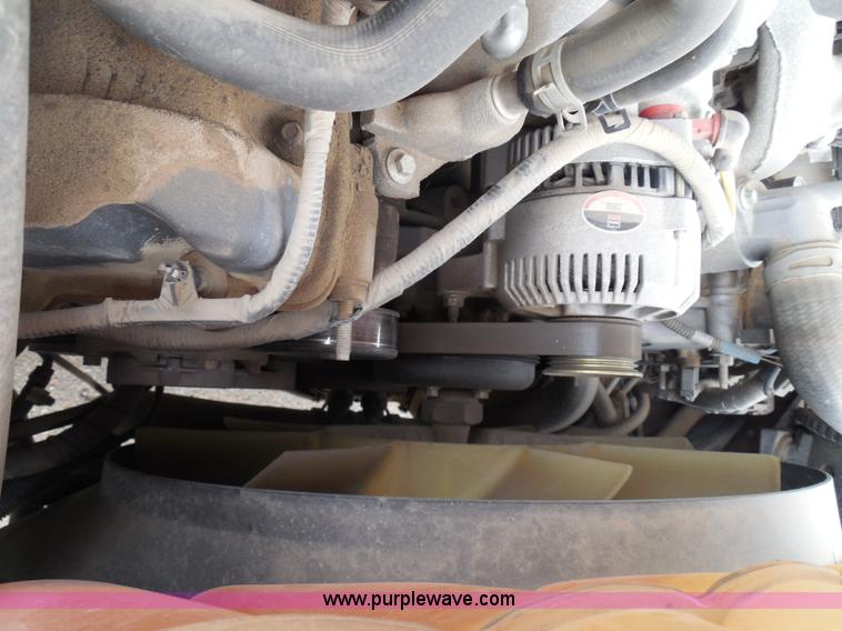 image for item I3337 2004 Ford F250 Super Duty XLT Crew Cab pickup truck