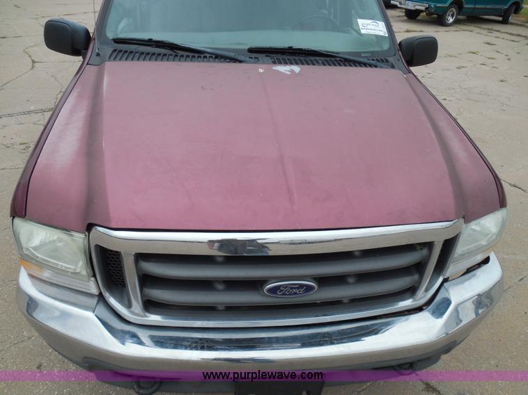 image for item I3337 2004 Ford F250 Super Duty XLT Crew Cab pickup truck