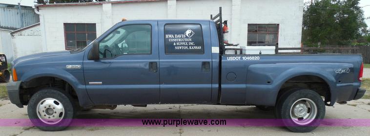 image for item I3338 2005 Ford F350 Super Duty XL Crew Cab pickup truck