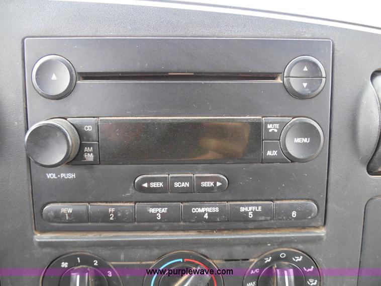 image for item I3338 2005 Ford F350 Super Duty XL Crew Cab pickup truck