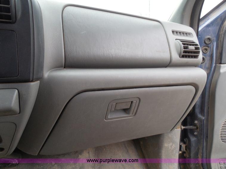 image for item I3338 2005 Ford F350 Super Duty XL Crew Cab pickup truck