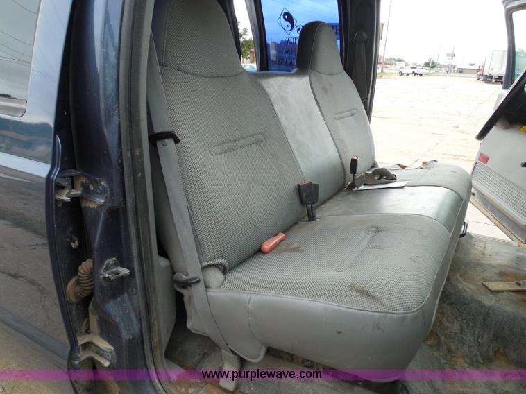 image for item I3338 2005 Ford F350 Super Duty XL Crew Cab pickup truck