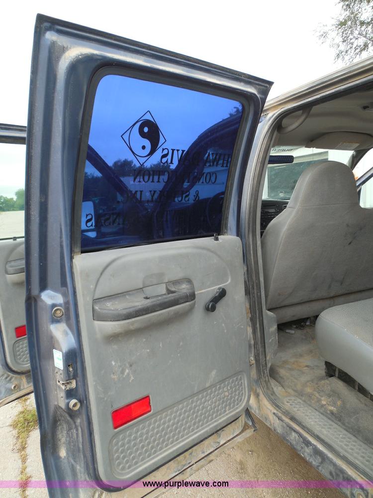 image for item I3338 2005 Ford F350 Super Duty XL Crew Cab pickup truck