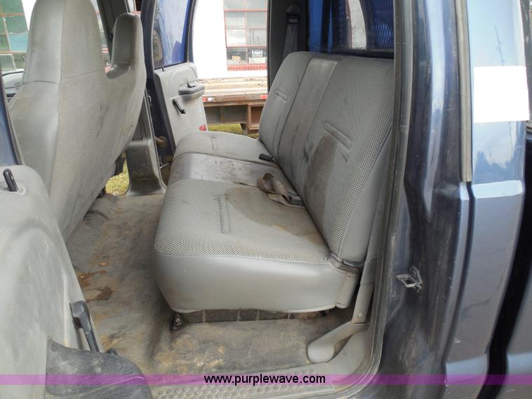 image for item I3338 2005 Ford F350 Super Duty XL Crew Cab pickup truck