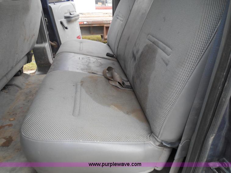 image for item I3338 2005 Ford F350 Super Duty XL Crew Cab pickup truck