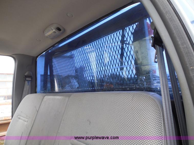 image for item I3338 2005 Ford F350 Super Duty XL Crew Cab pickup truck