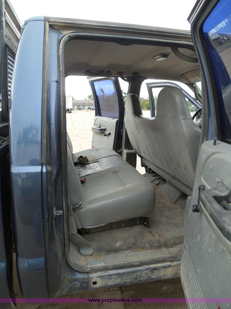 image for item I3338 2005 Ford F350 Super Duty XL Crew Cab pickup truck