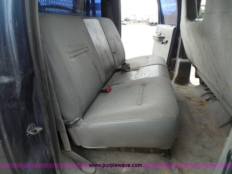 image for item I3338 2005 Ford F350 Super Duty XL Crew Cab pickup truck