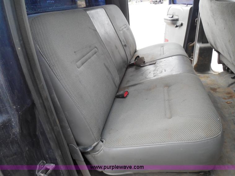 image for item I3338 2005 Ford F350 Super Duty XL Crew Cab pickup truck