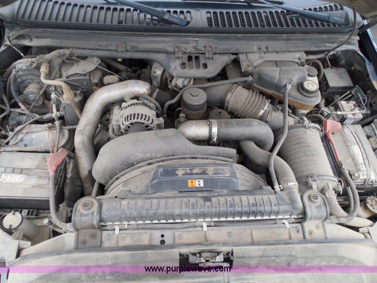 image for item I3338 2005 Ford F350 Super Duty XL Crew Cab pickup truck